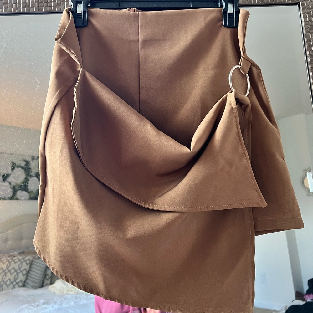 Brown ring skort